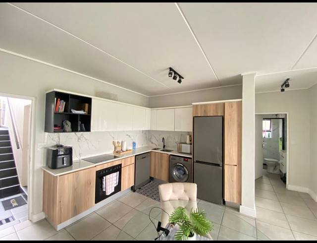 2 BEDROOM APARTMENT FOR SALE IN WATERFALL